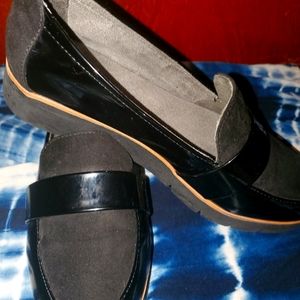 Dr. Scholls  suede/patent shoes